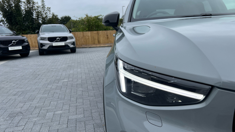 Volvo XC40 2.0 B3P Ultra Dark 5dr Auto Petrol Estate
